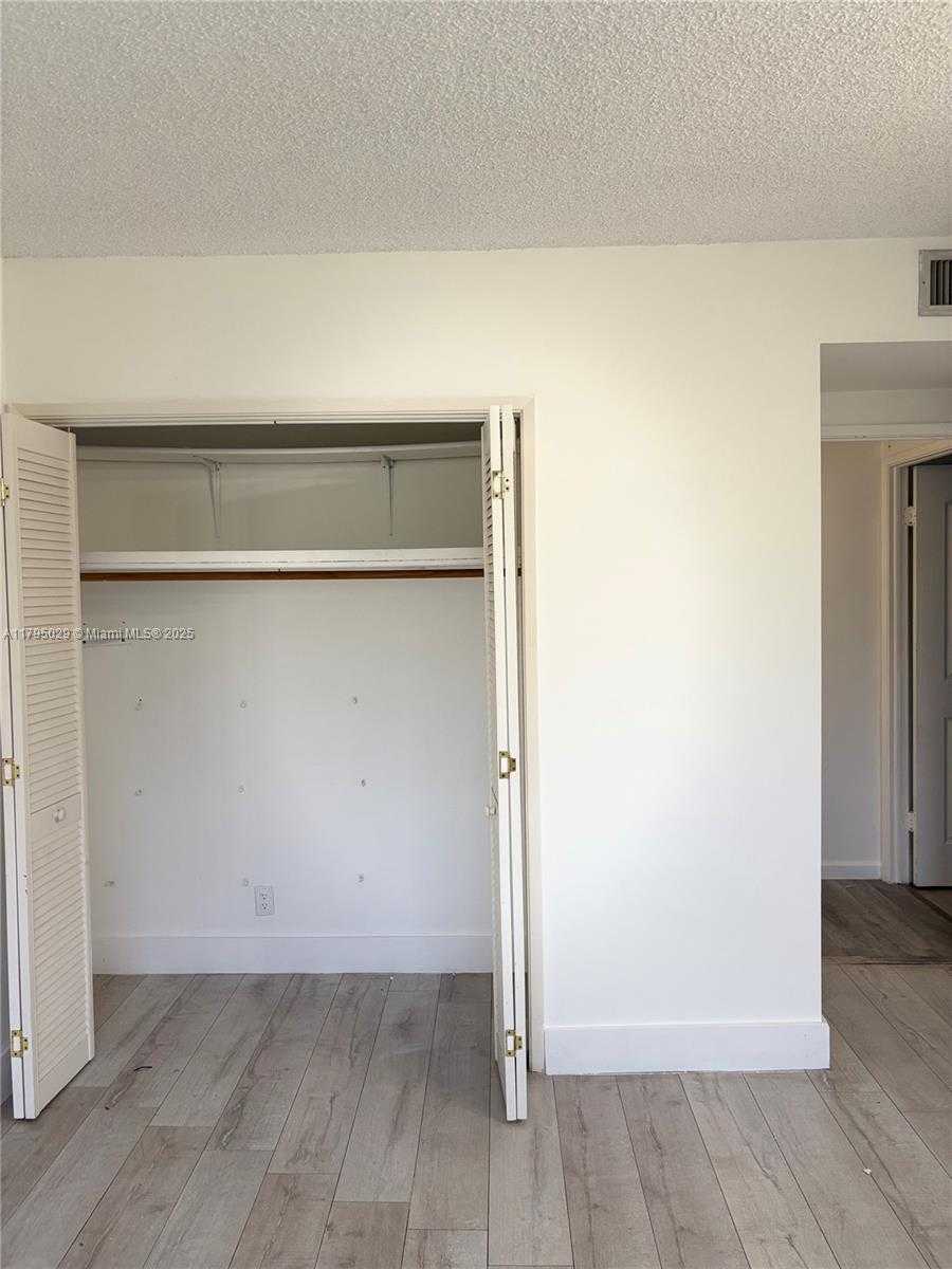 Small Image of 4200 HILLCREST DR #201, Hollywood Number 14