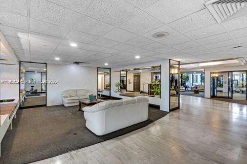 Small Image of 4200 HILLCREST DR #201, Hollywood Number 19