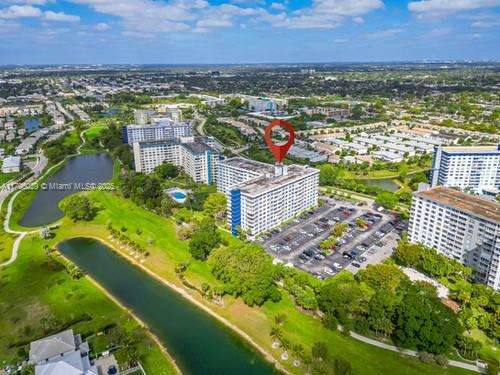 Small Image of 4200 HILLCREST DR #201, Hollywood Number 22