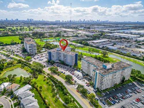 Small Image of 4200 HILLCREST DR #201, Hollywood Number 23