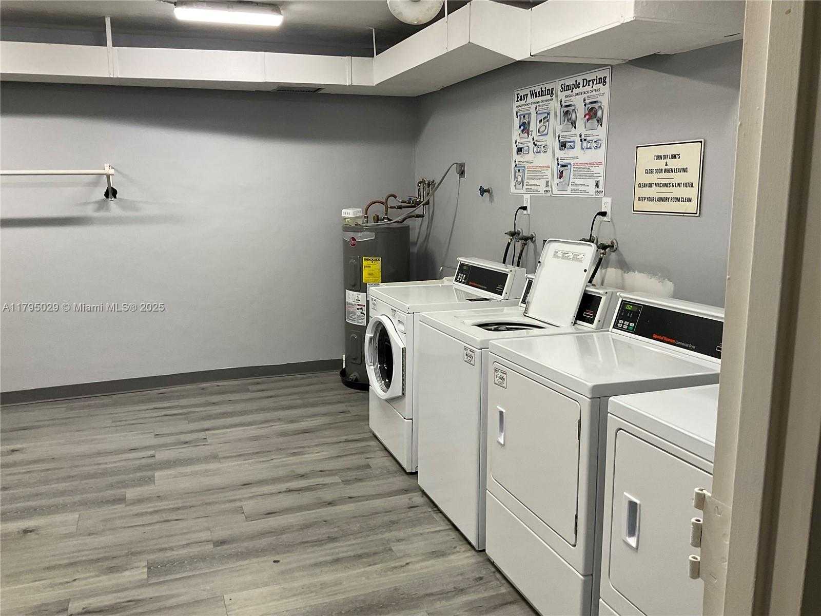 Small Image of 4200 HILLCREST DR #201, Hollywood Number 26