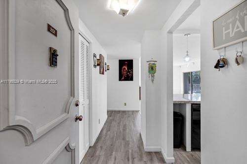 Small Image of 4200 HILLCREST DR #201, Hollywood Number 6