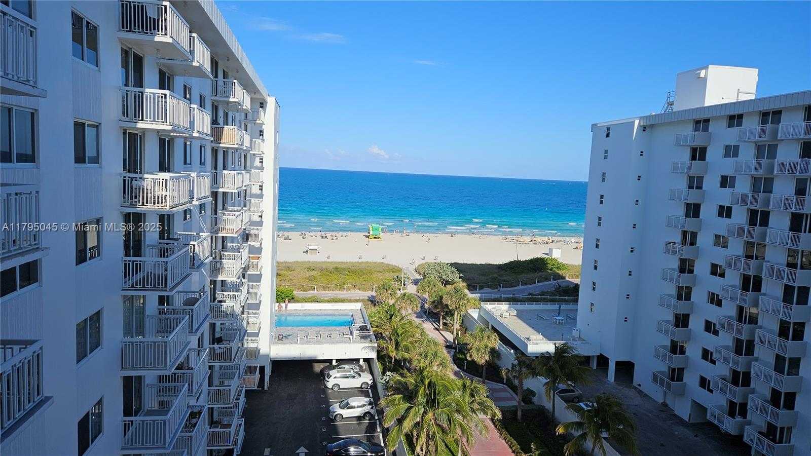 Small Image of 401 OCEAN DR #906, Miami Beach Number 2
