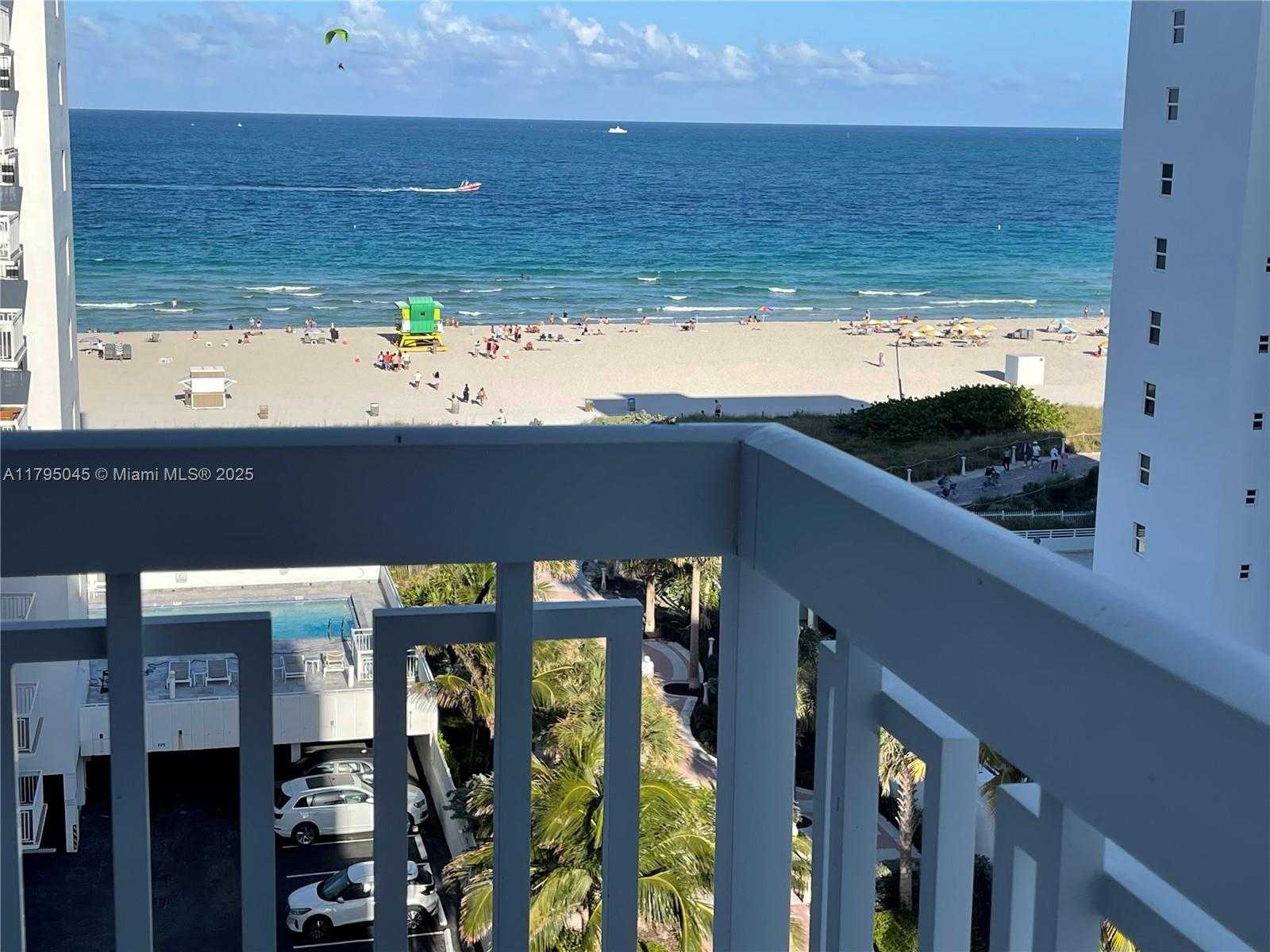 Small Image of 401 OCEAN DR #906, Miami Beach Number 3