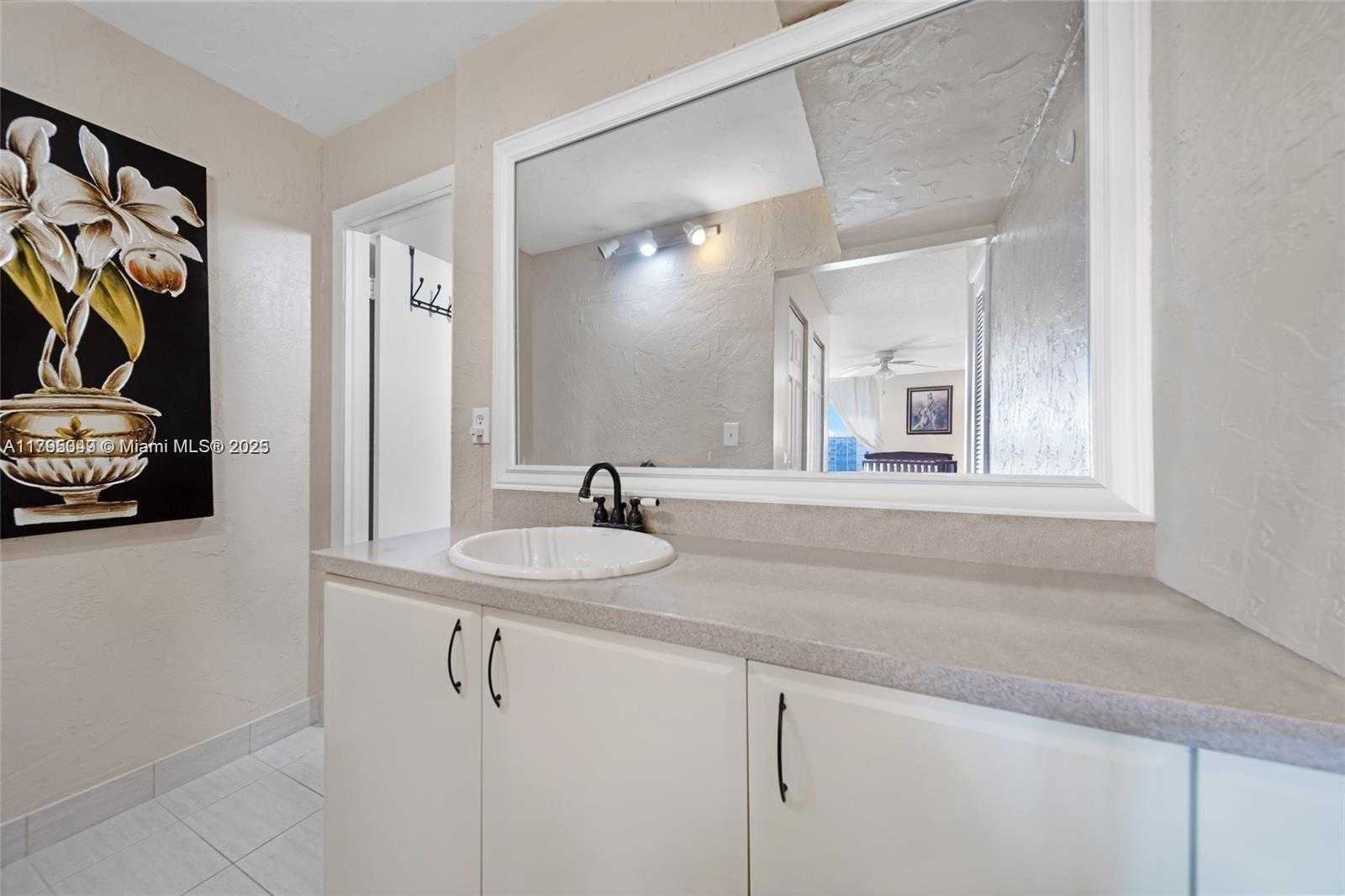 Small Image of 1600 SOUTH OCEAN DR #4G, Hollywood Number 12