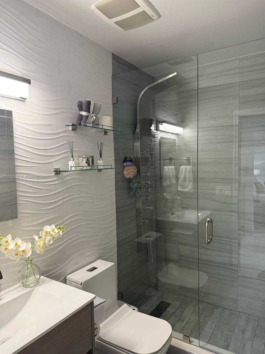 Small Image of 2837 WEST 75TH ST, Hialeah Number 10