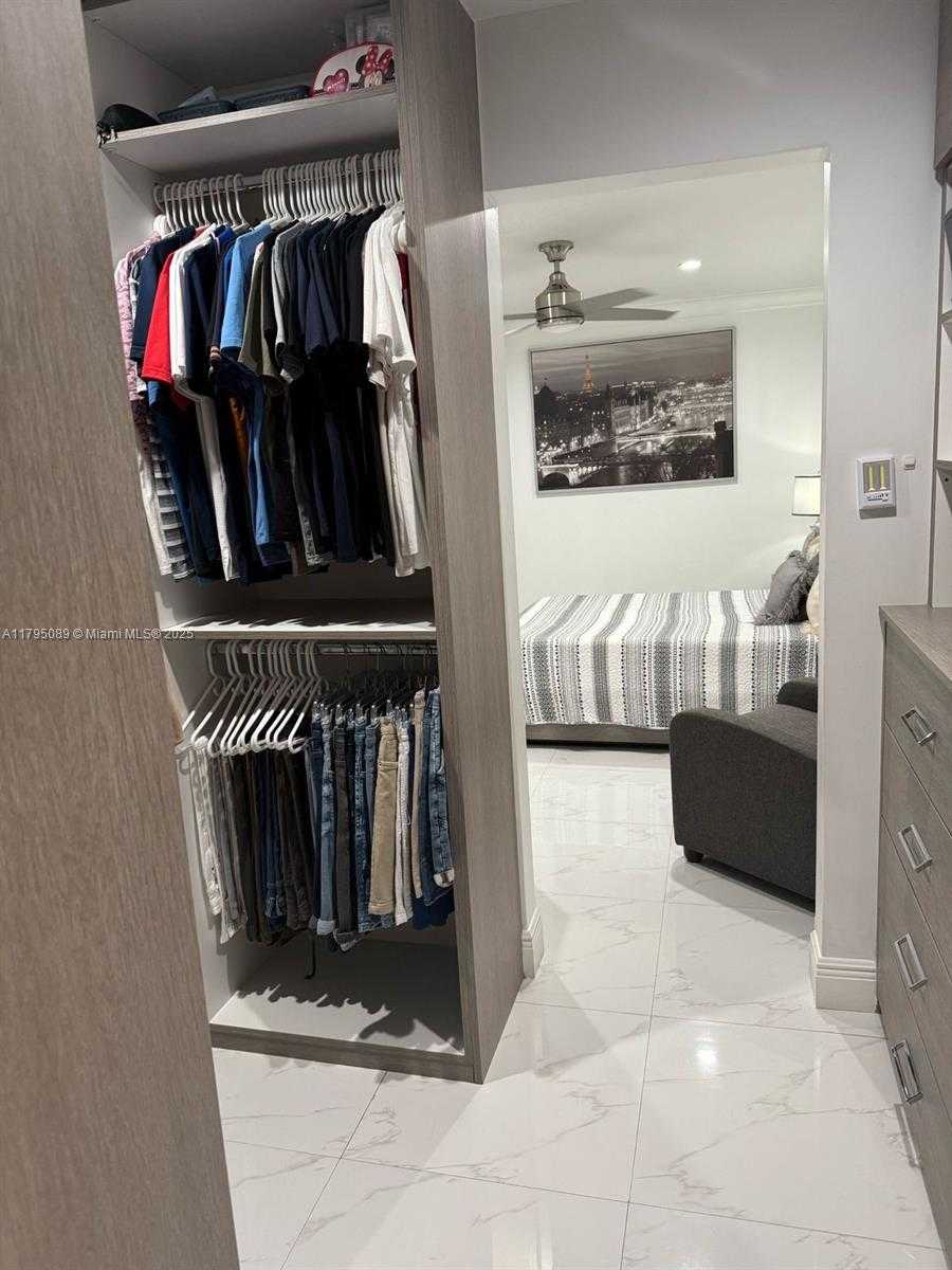Small Image of 2837 WEST 75TH ST, Hialeah Number 15