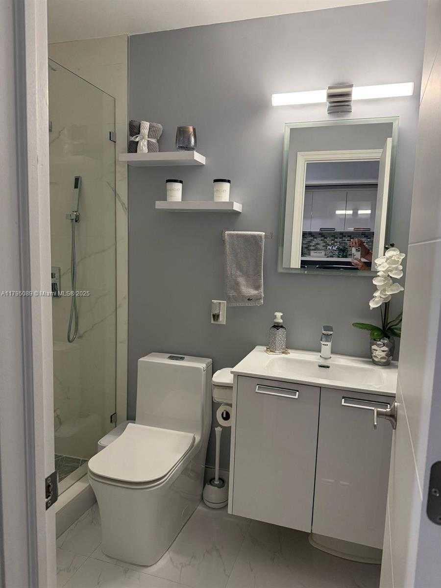 Small Image of 2837 WEST 75TH ST, Hialeah Number 16