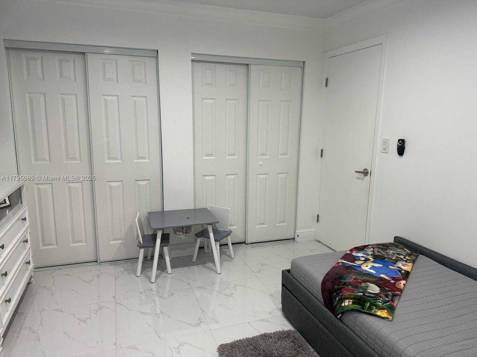 Small Image of 2837 WEST 75TH ST, Hialeah Number 18