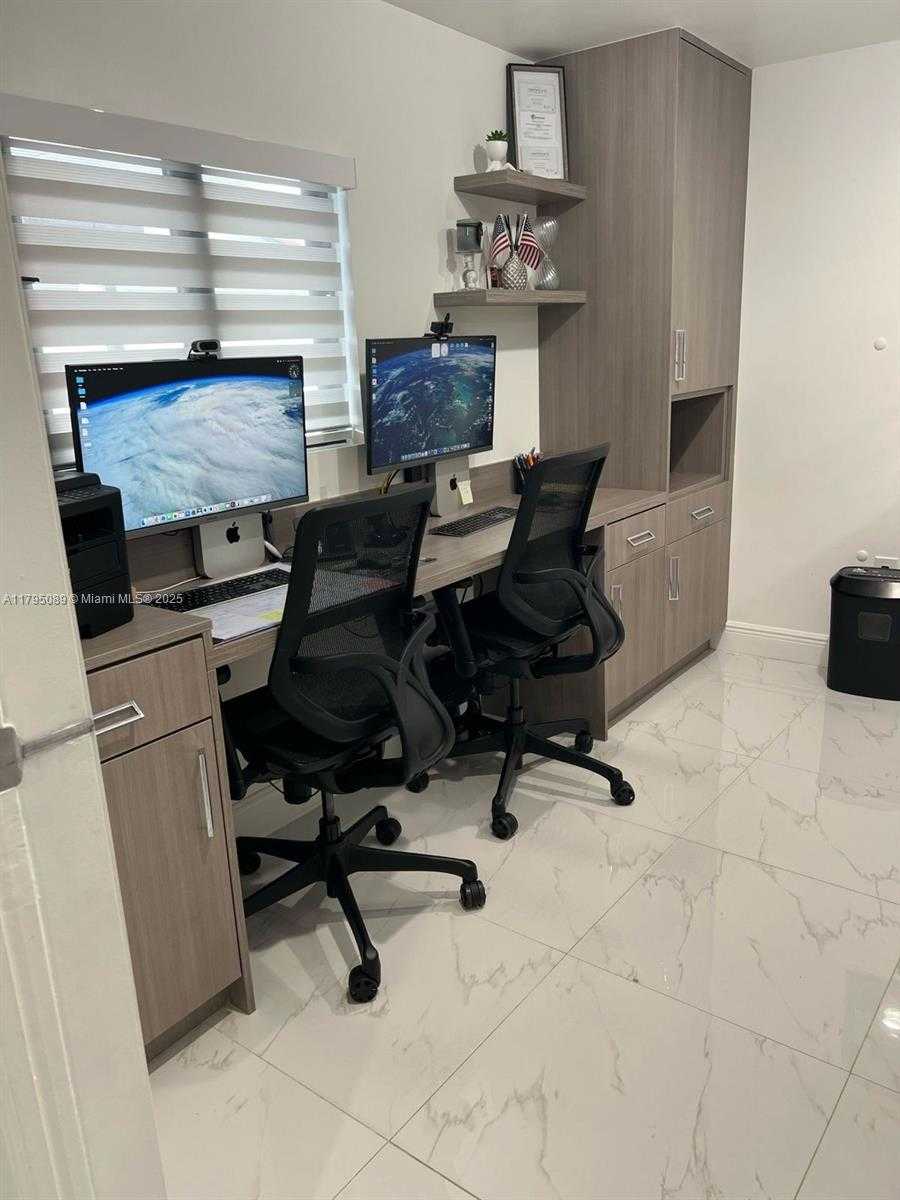Small Image of 2837 WEST 75TH ST, Hialeah Number 19