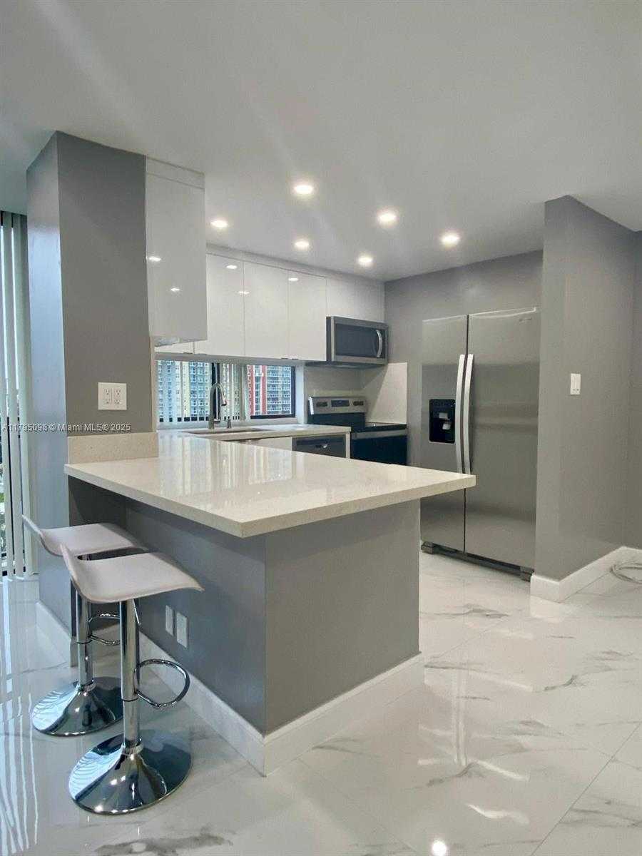 Small Image of 17021 NORTH BAY RD #1019, Sunny Isles Beach Number 13