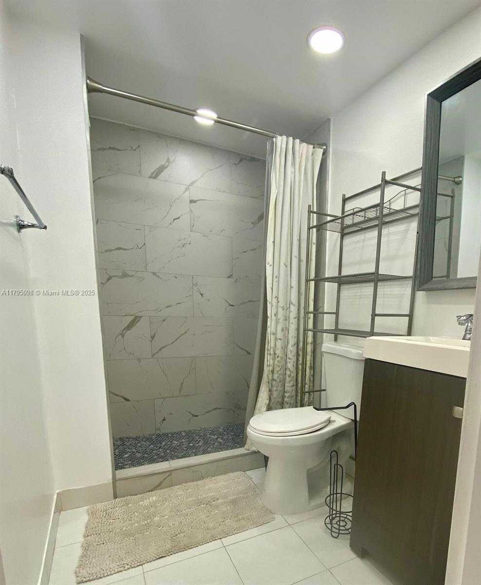 Small Image of 17021 NORTH BAY RD #1019, Sunny Isles Beach Number 18