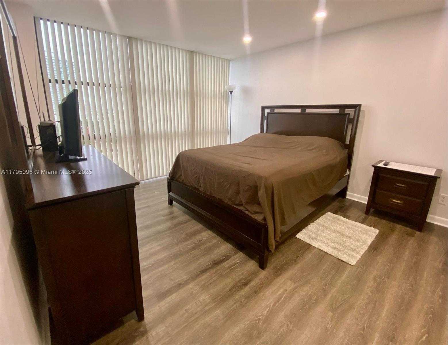 Small Image of 17021 NORTH BAY RD #1019, Sunny Isles Beach Number 19
