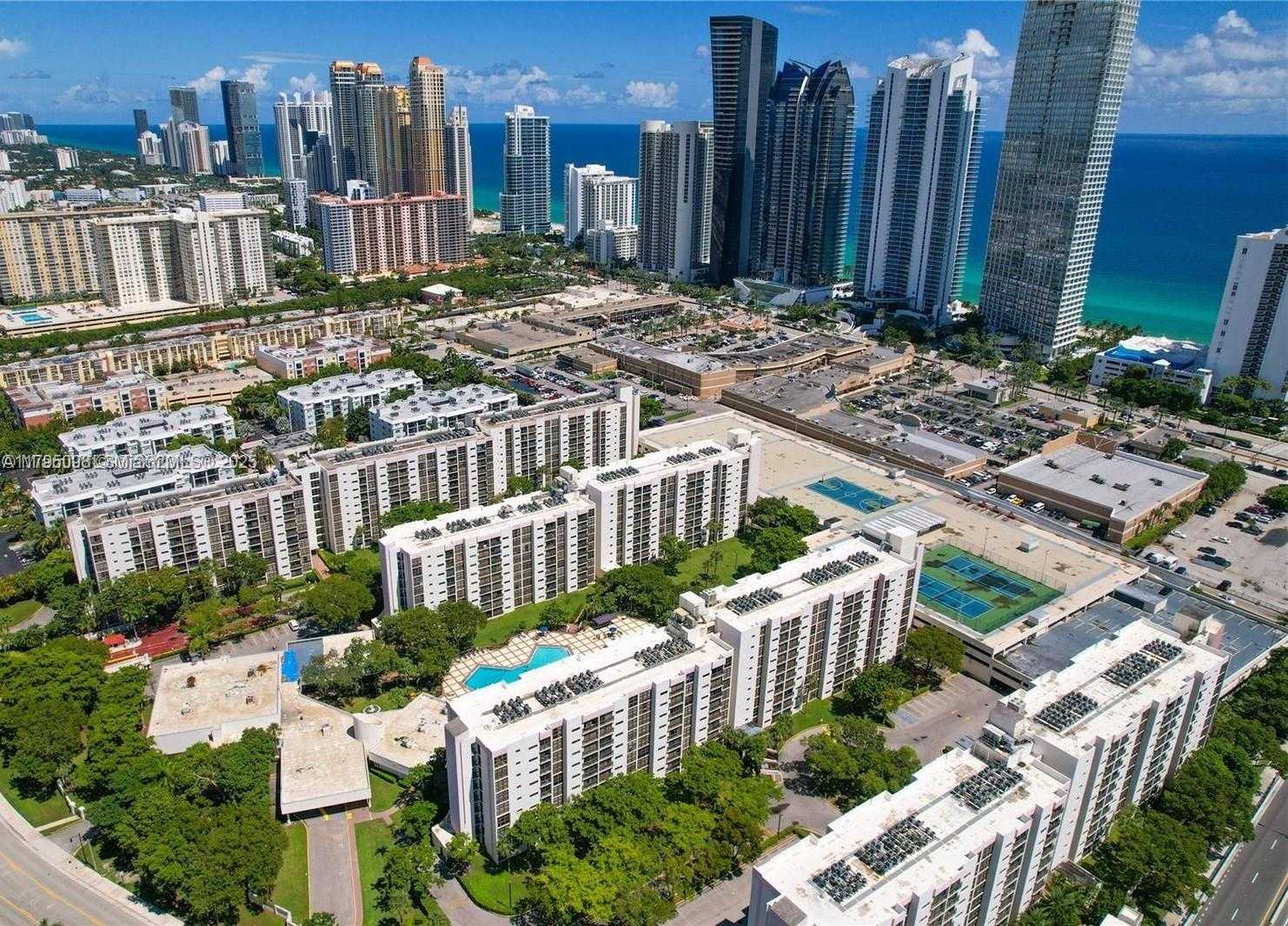 Small Image of 17021 NORTH BAY RD #1019, Sunny Isles Beach Number 2