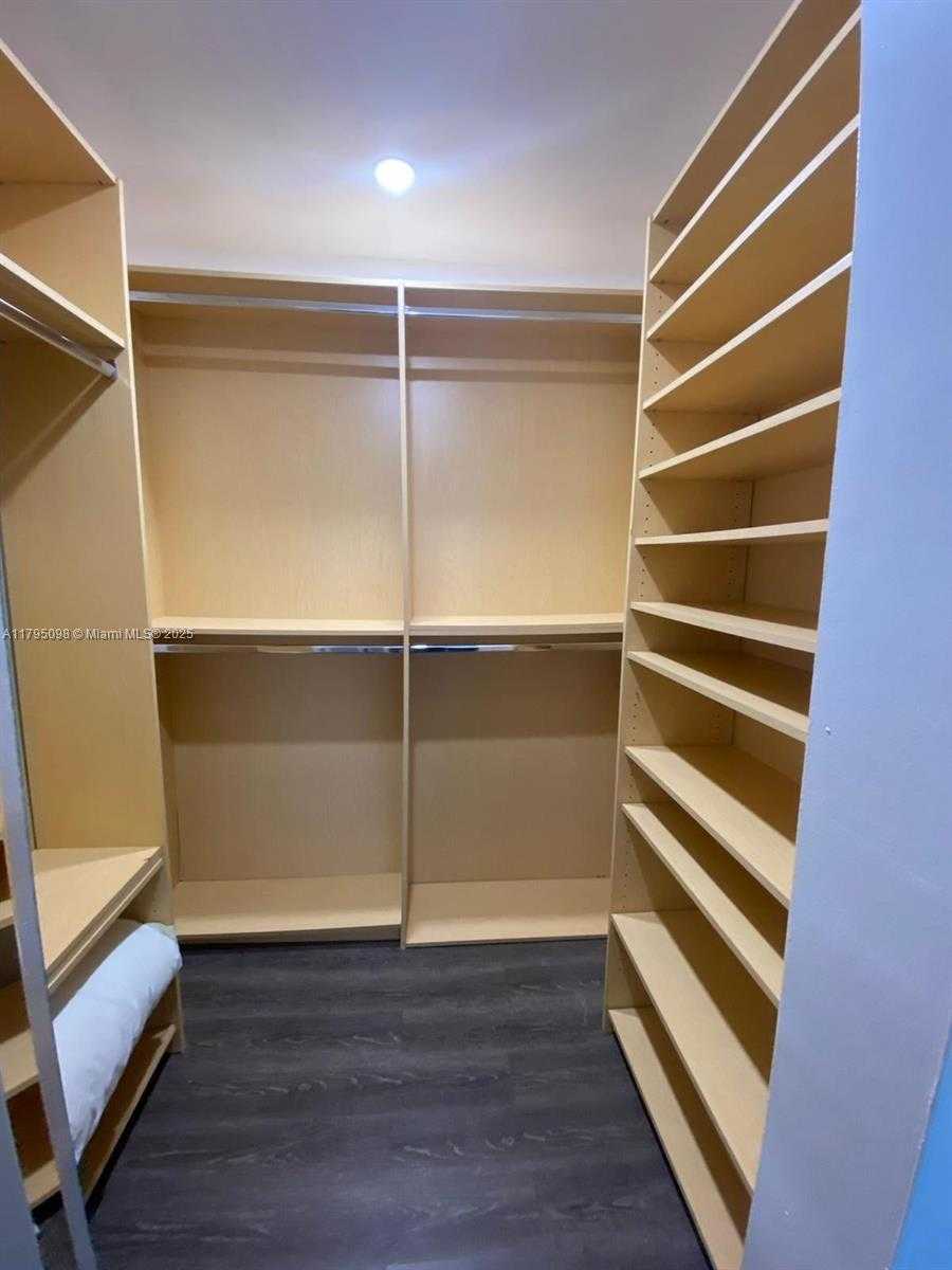 Small Image of 17021 NORTH BAY RD #1019, Sunny Isles Beach Number 23