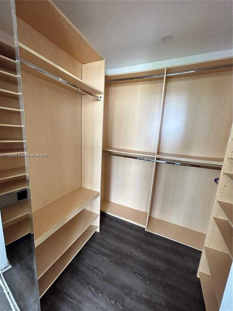 Small Image of 17021 NORTH BAY RD #1019, Sunny Isles Beach Number 24
