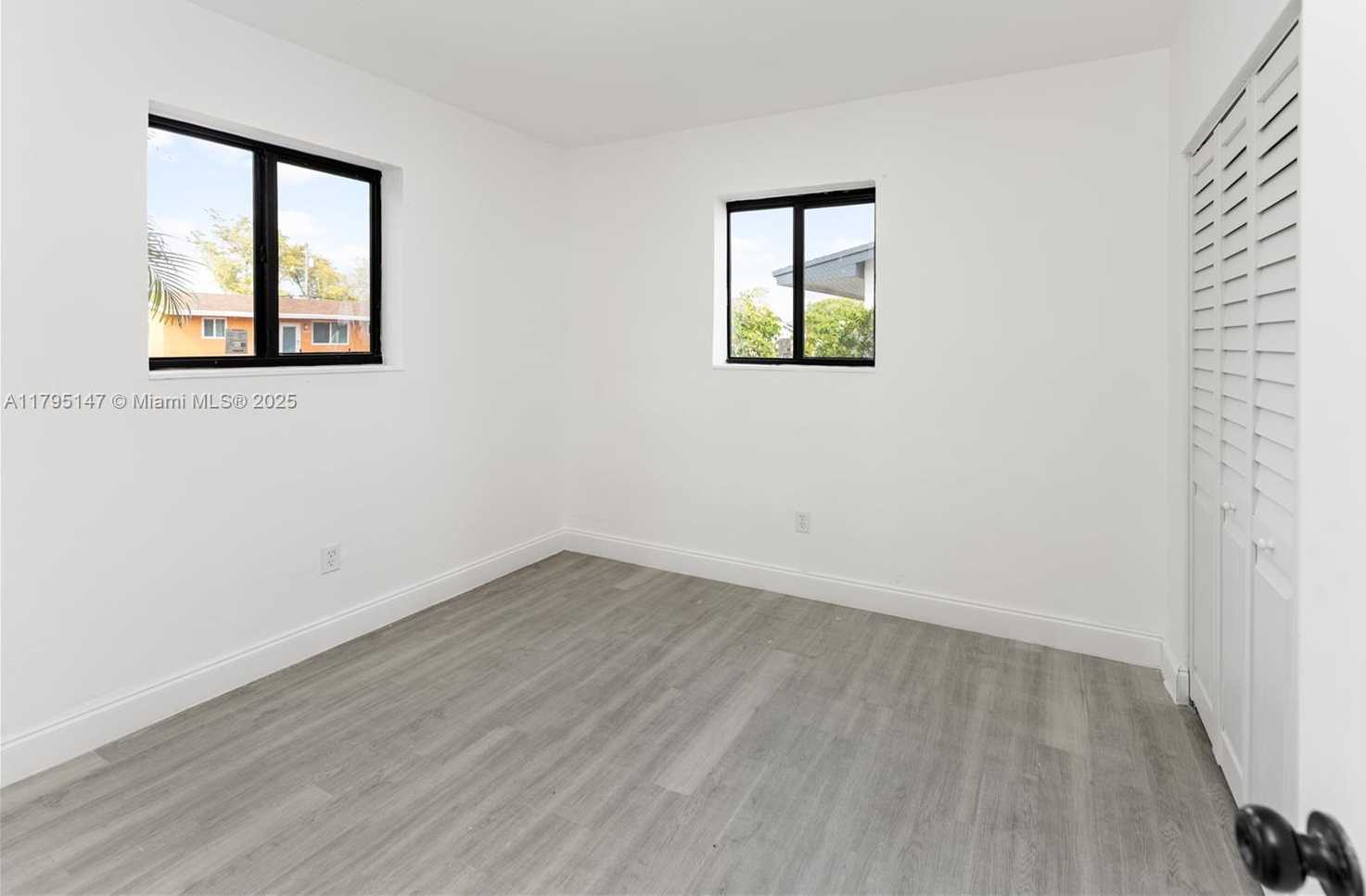 Small Image of 11532 SOUTH WEST 136TH TER, Miami Number 10