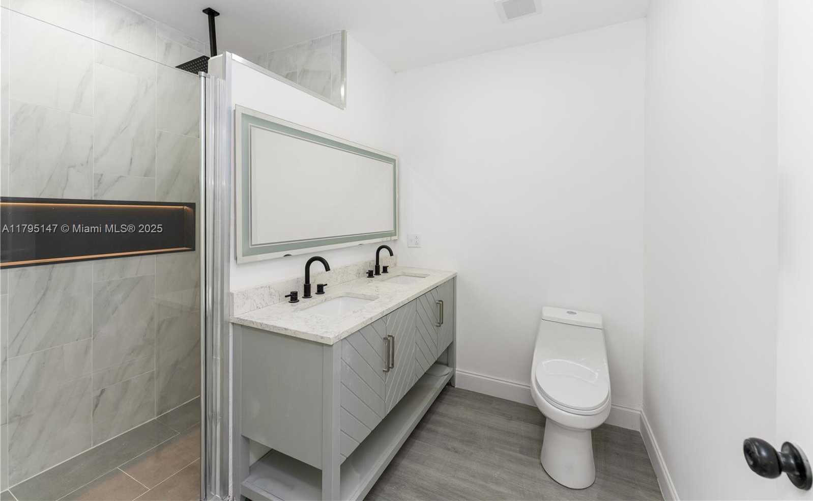 Small Image of 11532 SOUTH WEST 136TH TER, Miami Number 12