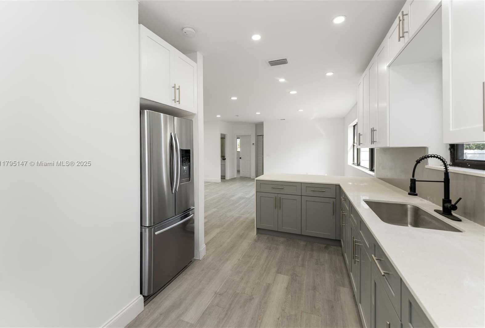 Small Image of 11532 SOUTH WEST 136TH TER, Miami Number 13