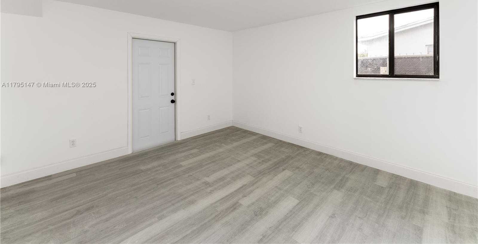 Small Image of 11532 SOUTH WEST 136TH TER, Miami Number 14