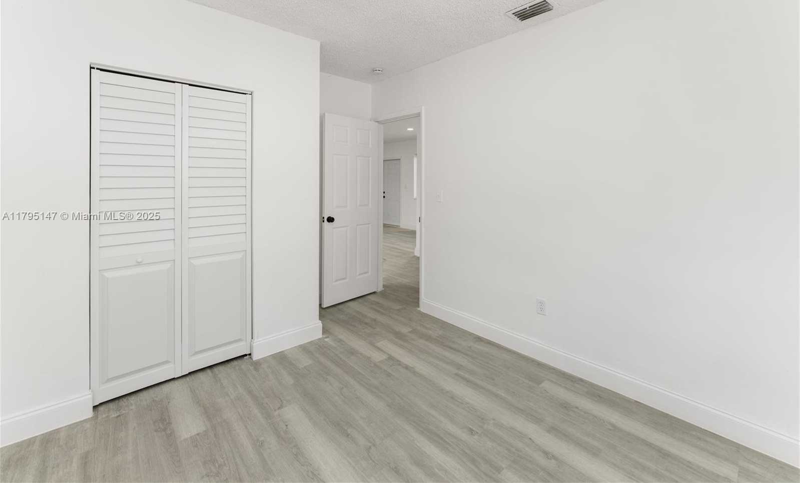 Small Image of 11532 SOUTH WEST 136TH TER, Miami Number 15