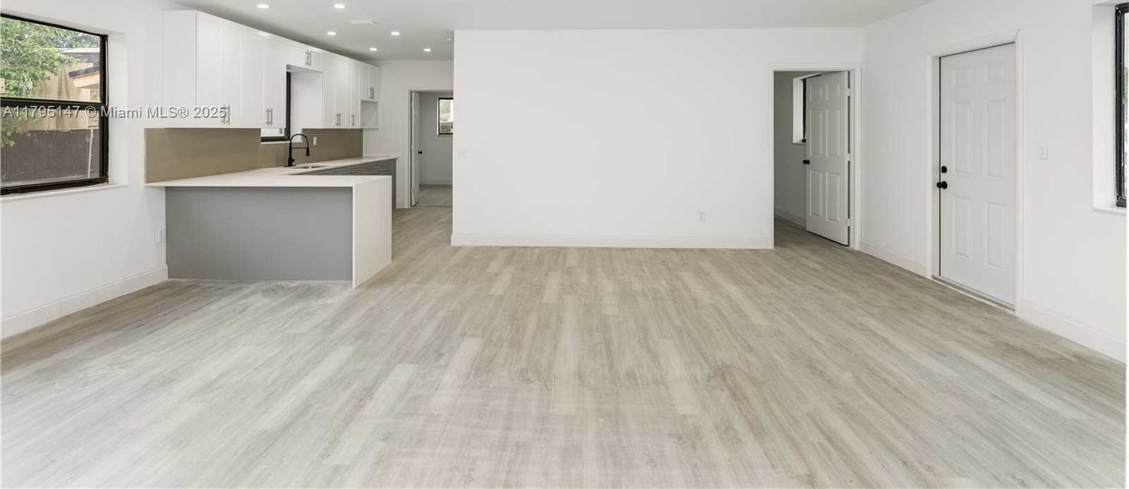 Small Image of 11532 SOUTH WEST 136TH TER, Miami Number 6