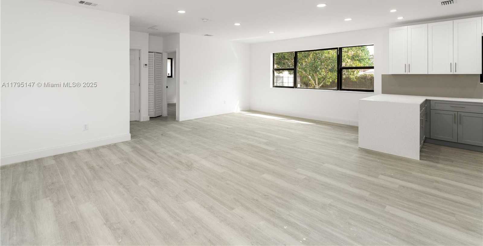 Small Image of 11532 SOUTH WEST 136TH TER, Miami Number 8