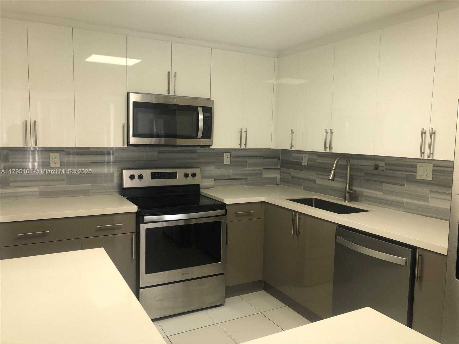 Small Image of 18081 BISCAYNE BLVD #703, Aventura Number 15