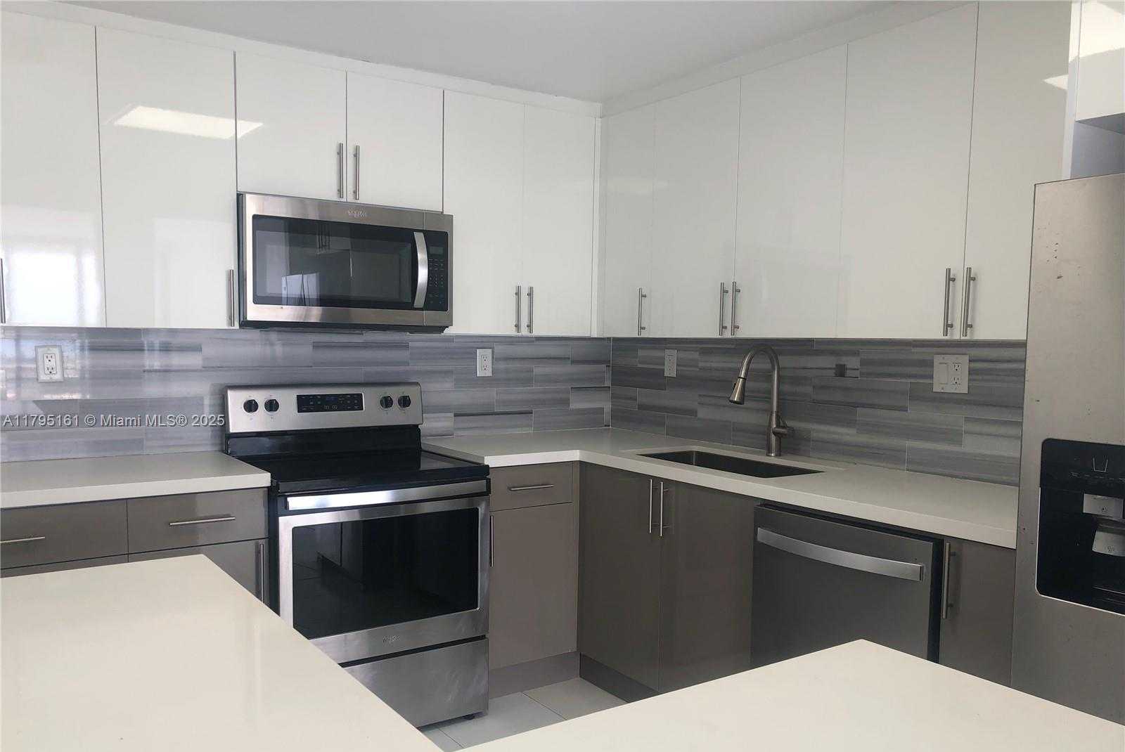 Small Image of 18081 BISCAYNE BLVD #703, Aventura Number 2