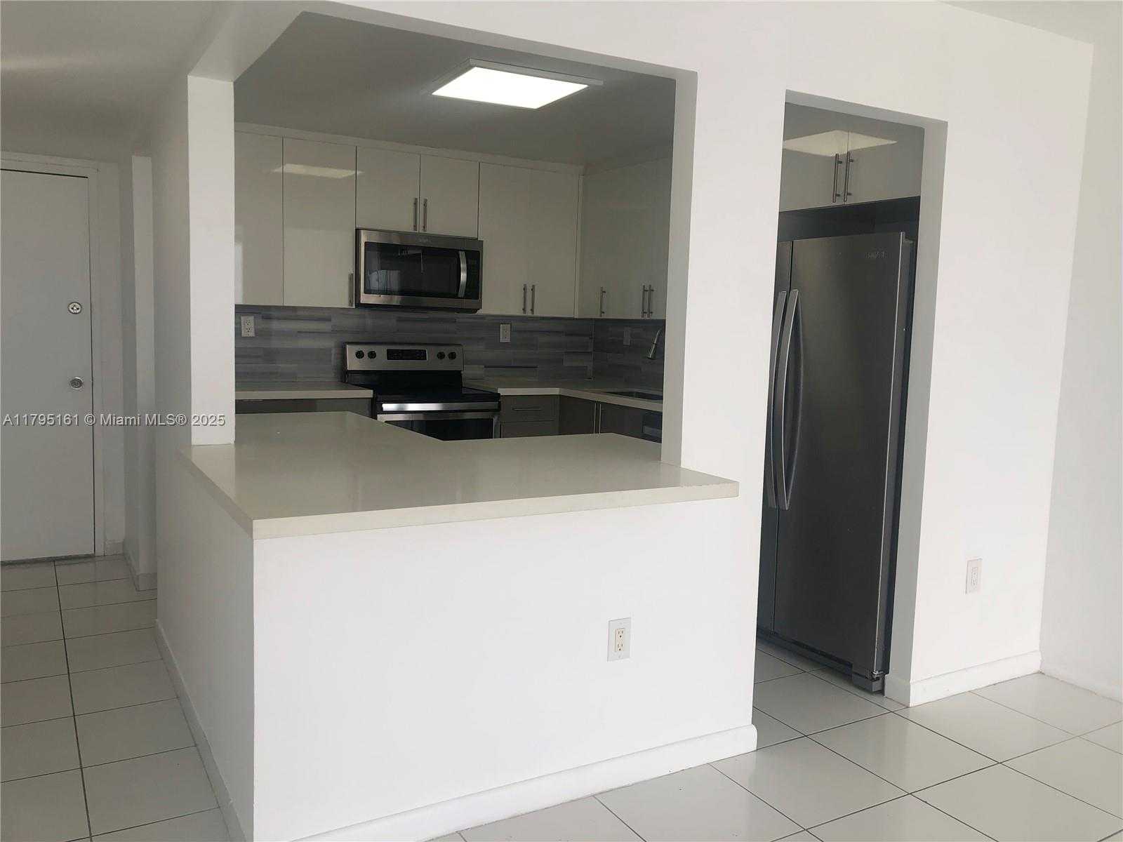 Small Image of 18081 BISCAYNE BLVD #703, Aventura Number 6