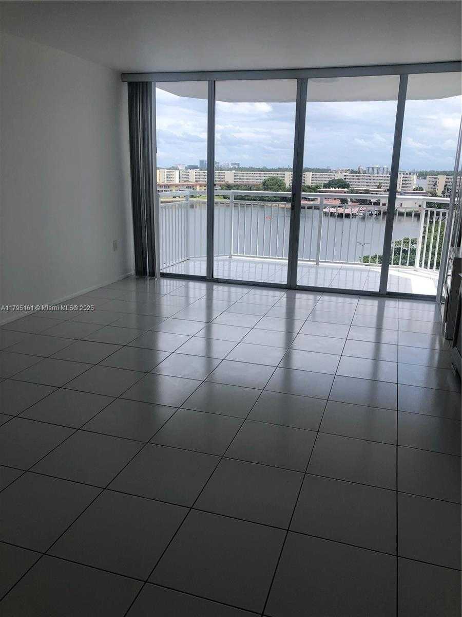Small Image of 18081 BISCAYNE BLVD #703, Aventura Number 8