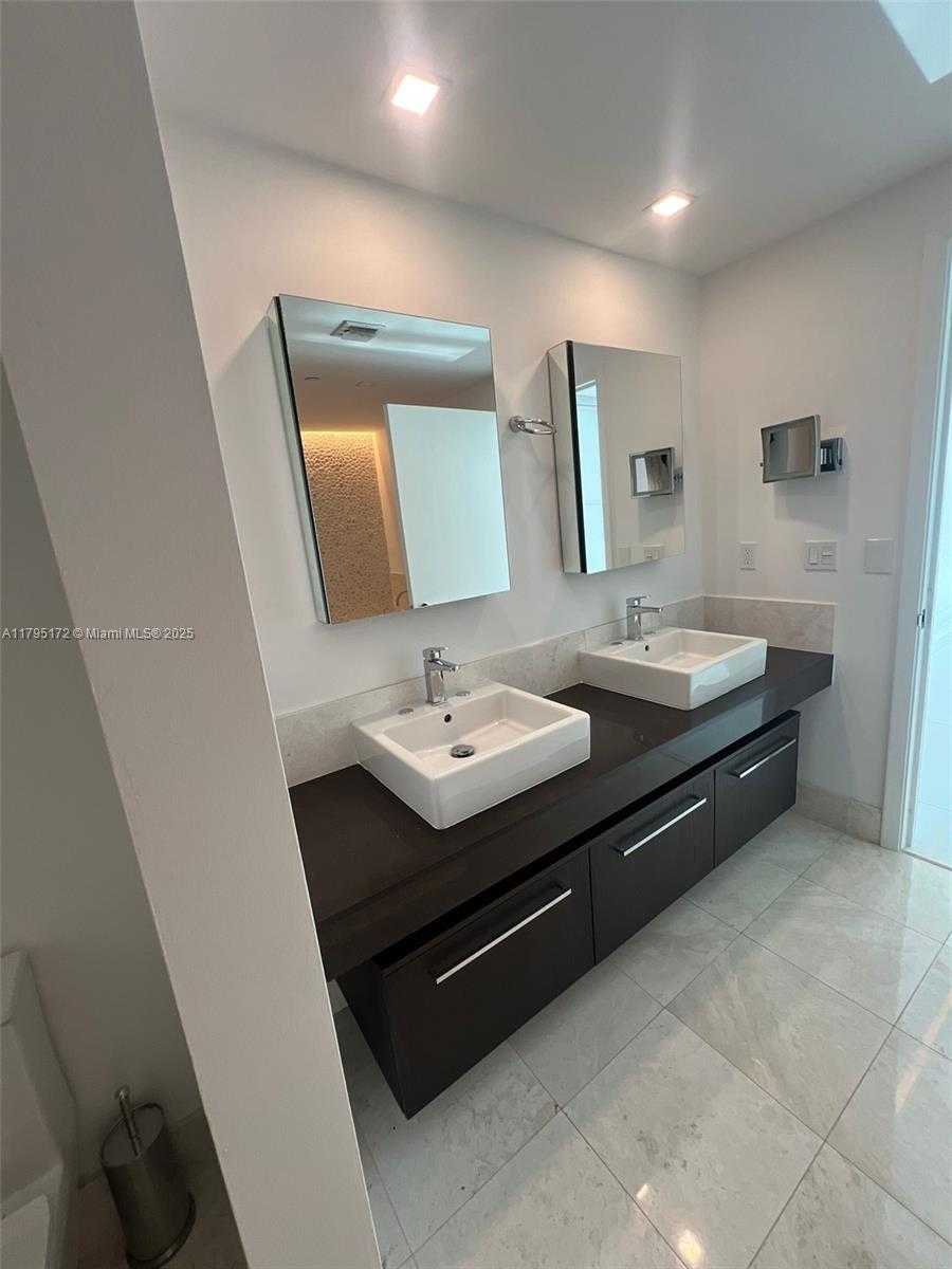 Small Image of 17121 COLLINS AVE #1607, Sunny Isles Beach Number 11