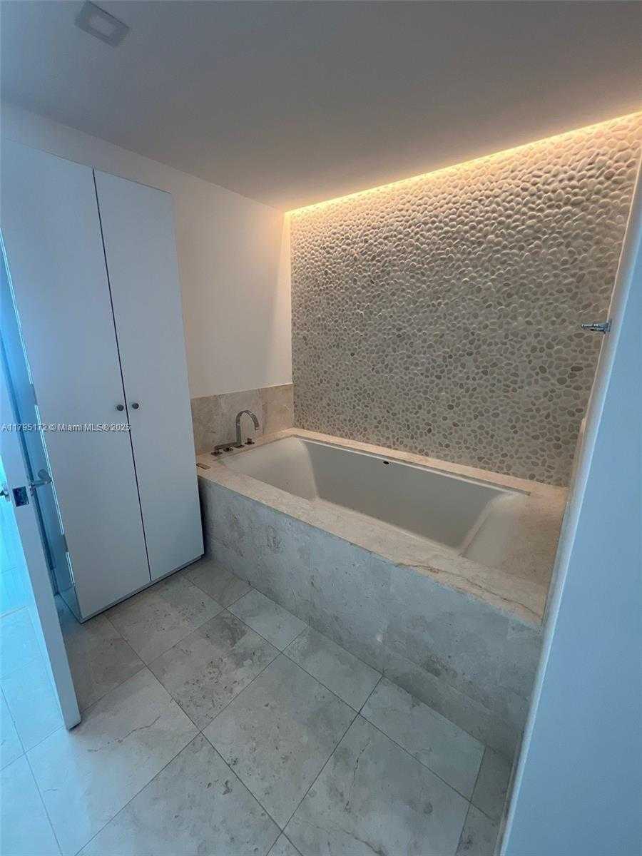 Small Image of 17121 COLLINS AVE #1607, Sunny Isles Beach Number 12