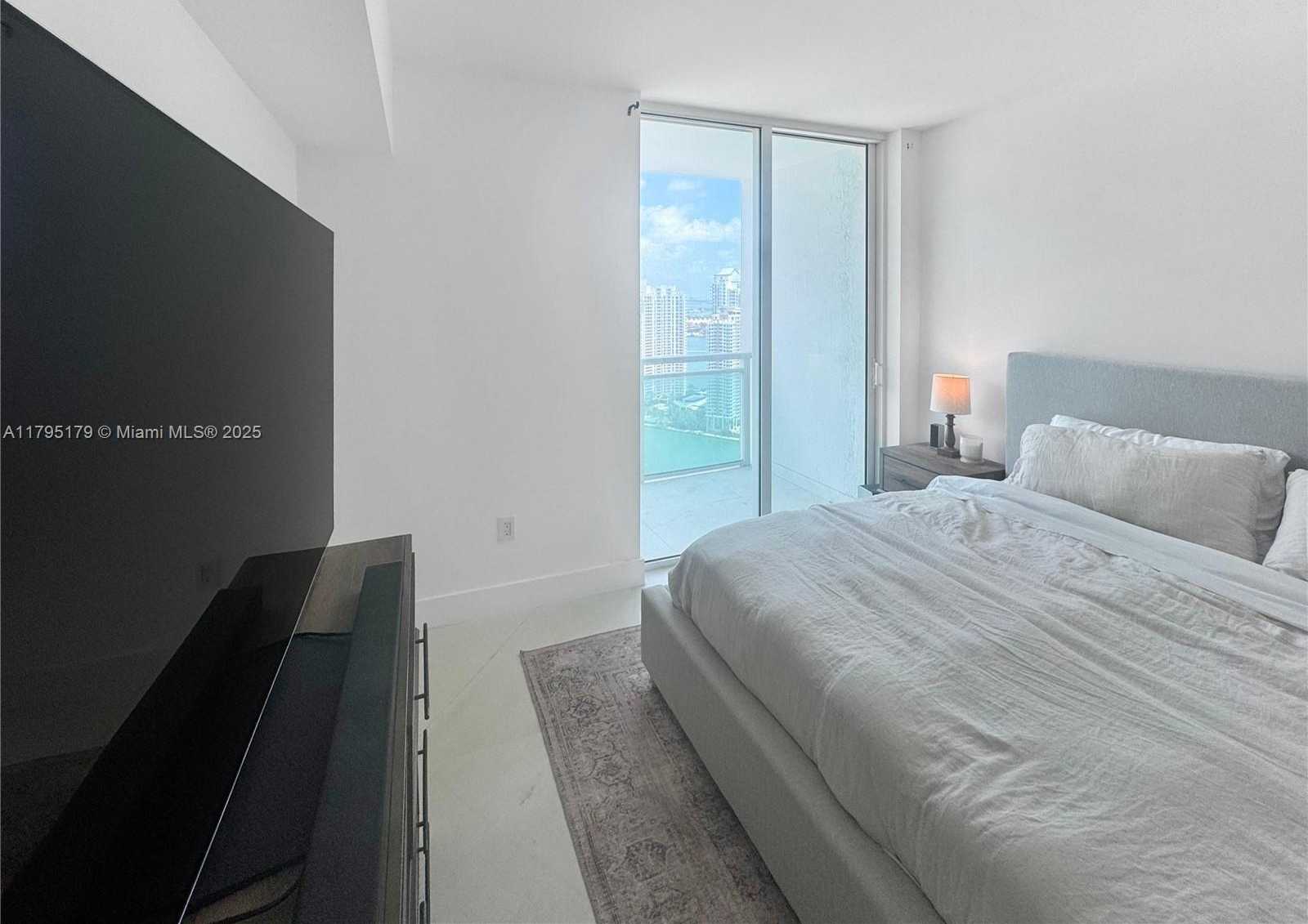 Small Image of 950 BRICKELL BAY DR #3904, Miami Number 11