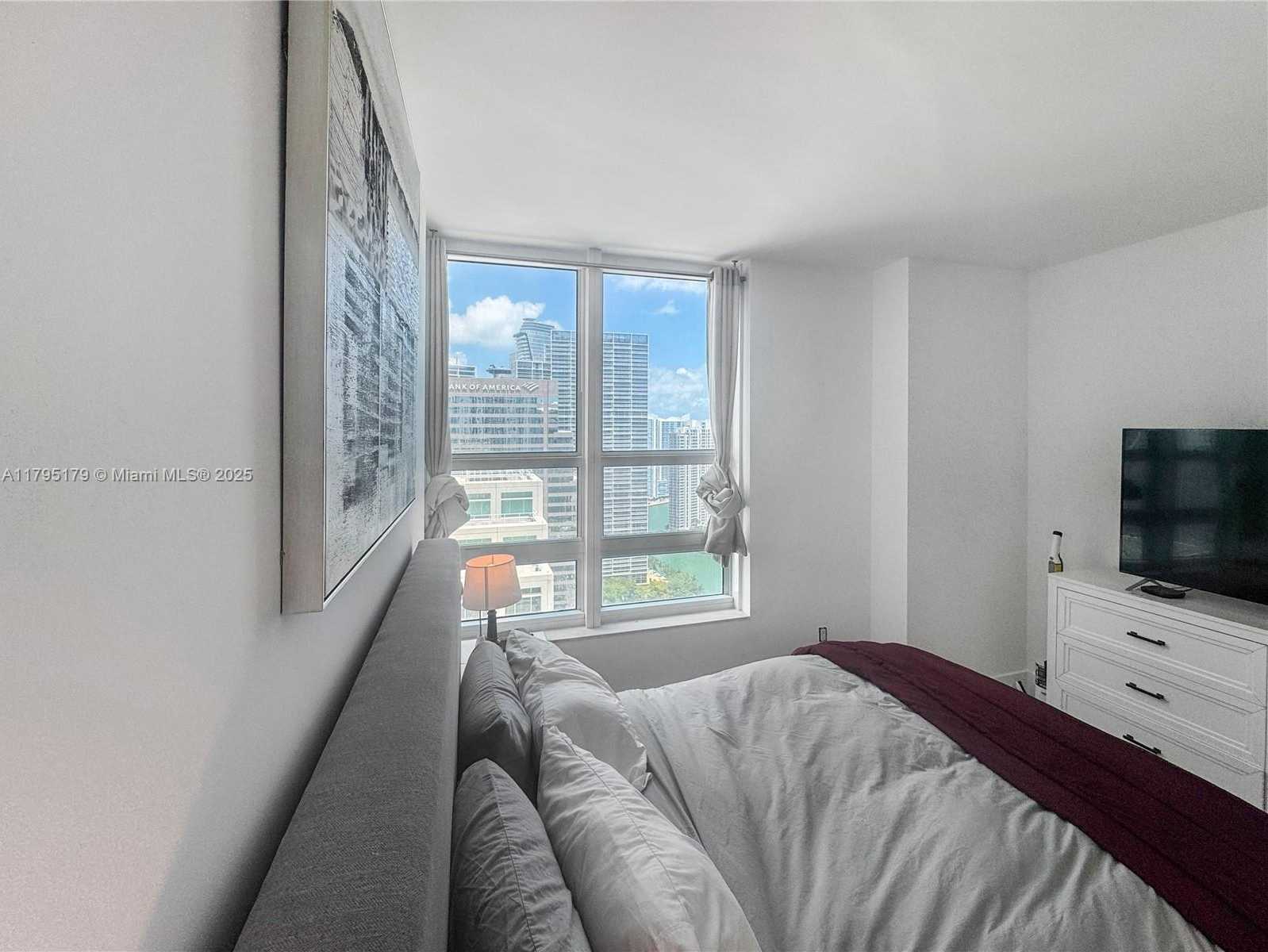 Small Image of 950 BRICKELL BAY DR #3904, Miami Number 19
