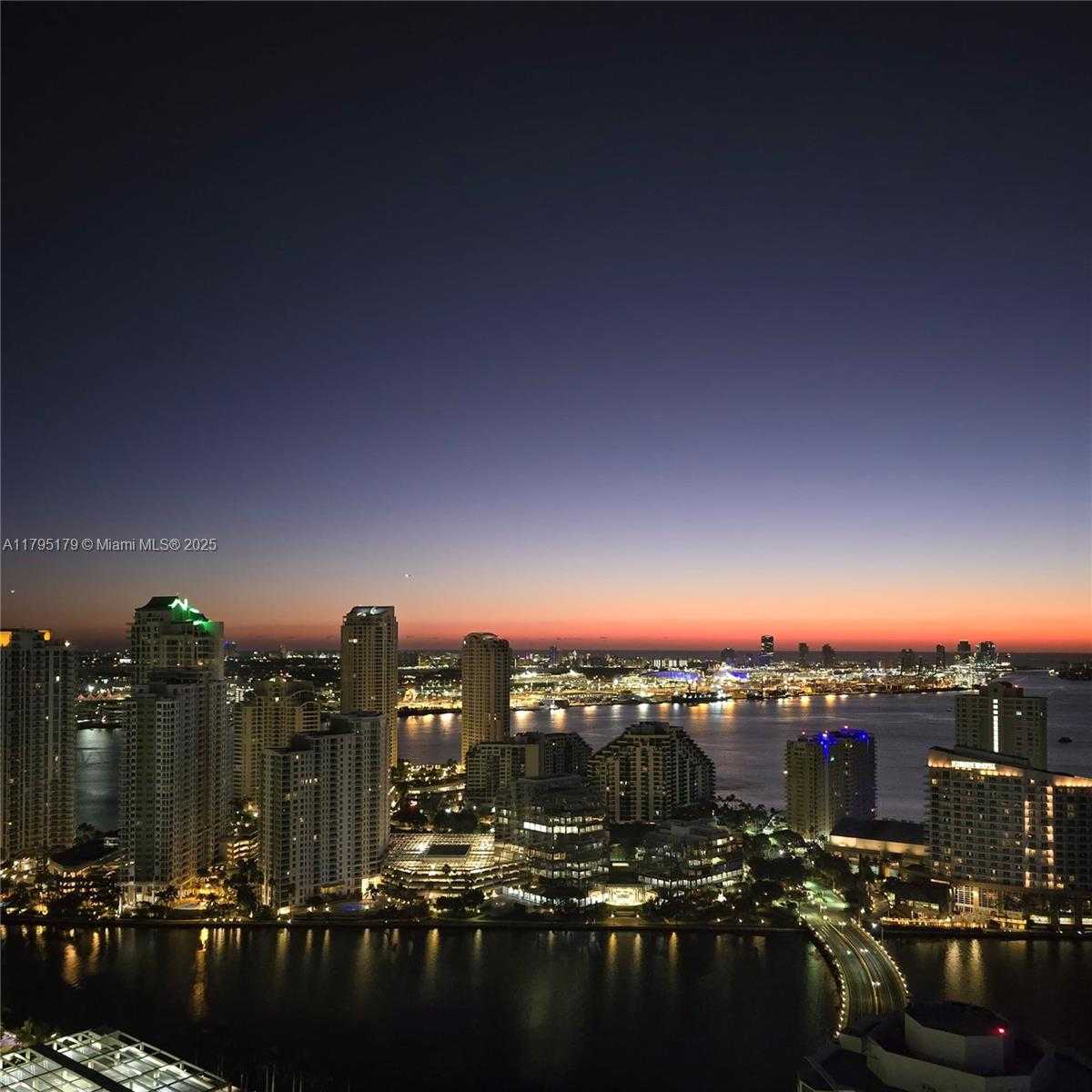 Small Image of 950 BRICKELL BAY DR #3904, Miami Number 2