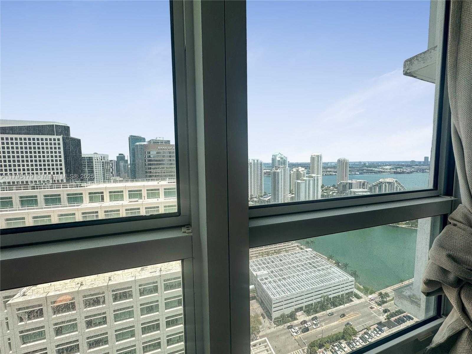 Small Image of 950 BRICKELL BAY DR #3904, Miami Number 20