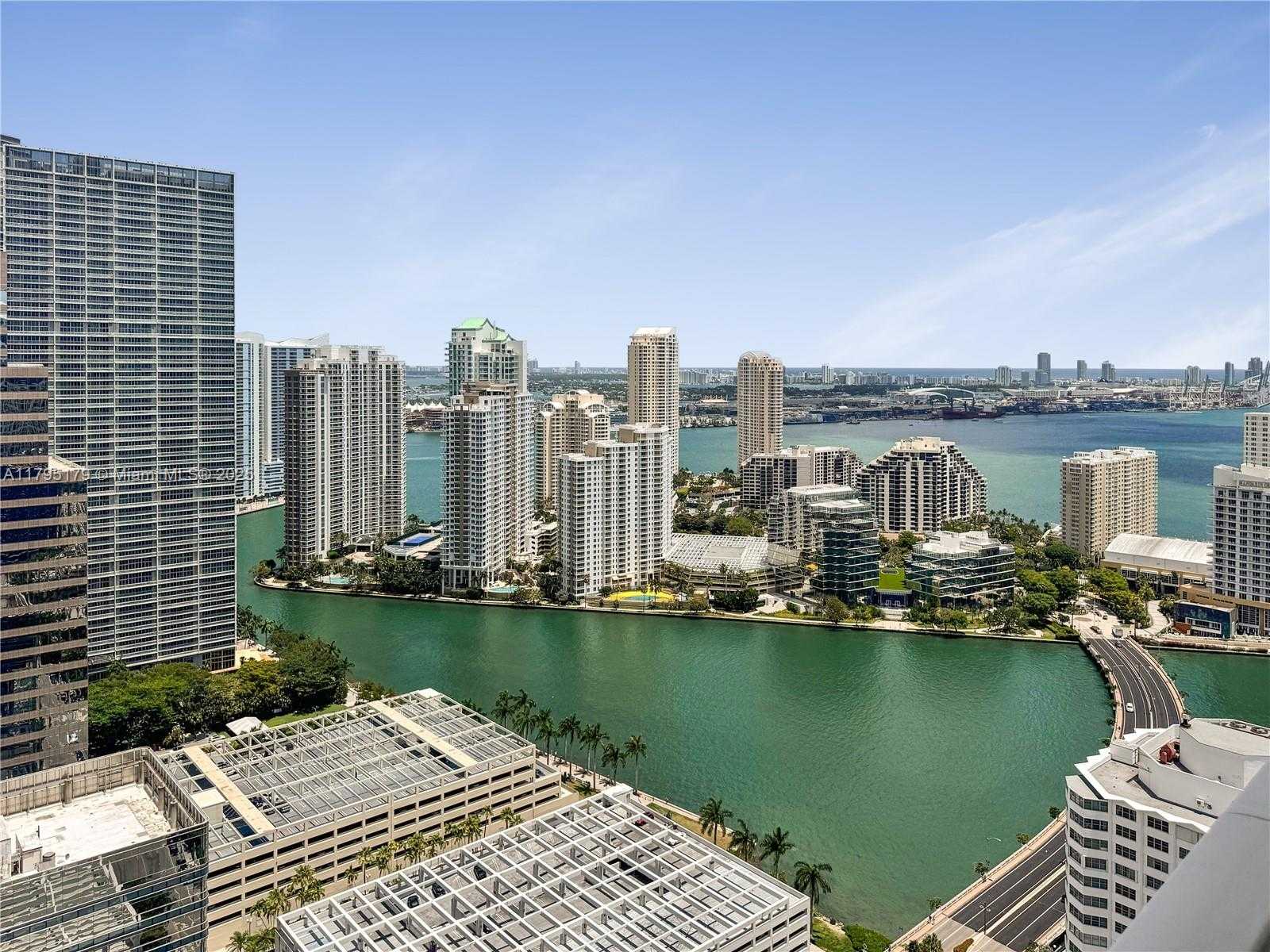 Small Image of 950 BRICKELL BAY DR #3904, Miami Number 23