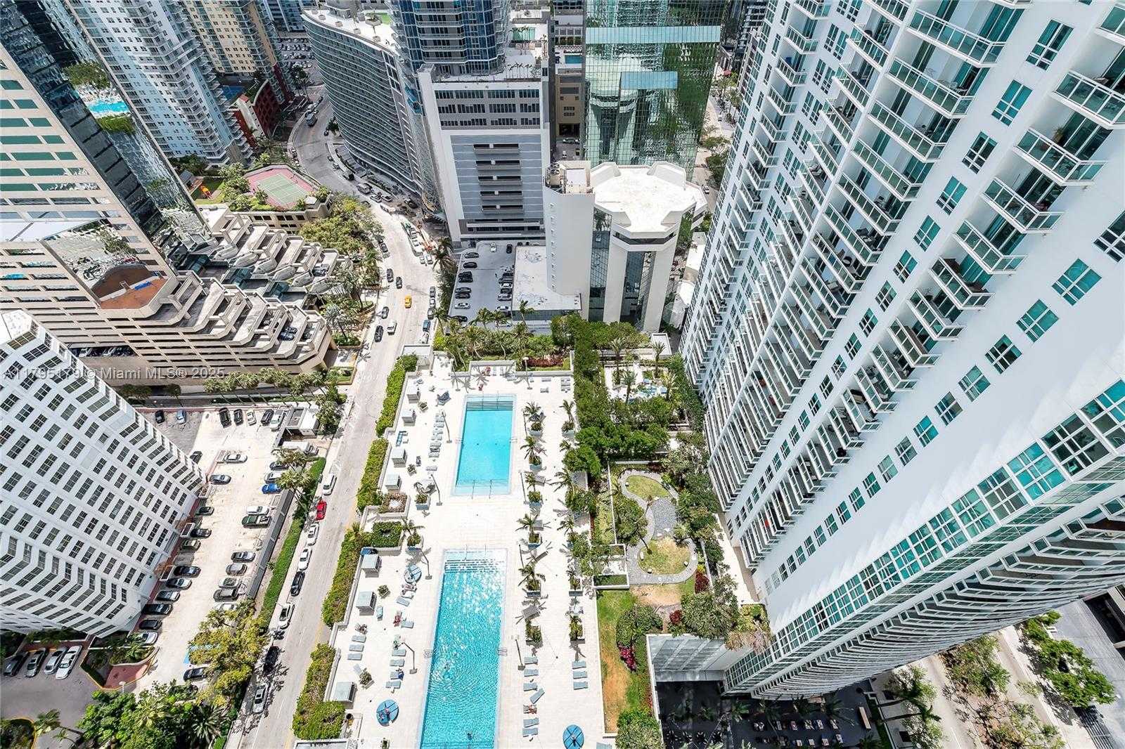 Small Image of 950 BRICKELL BAY DR #3904, Miami Number 24