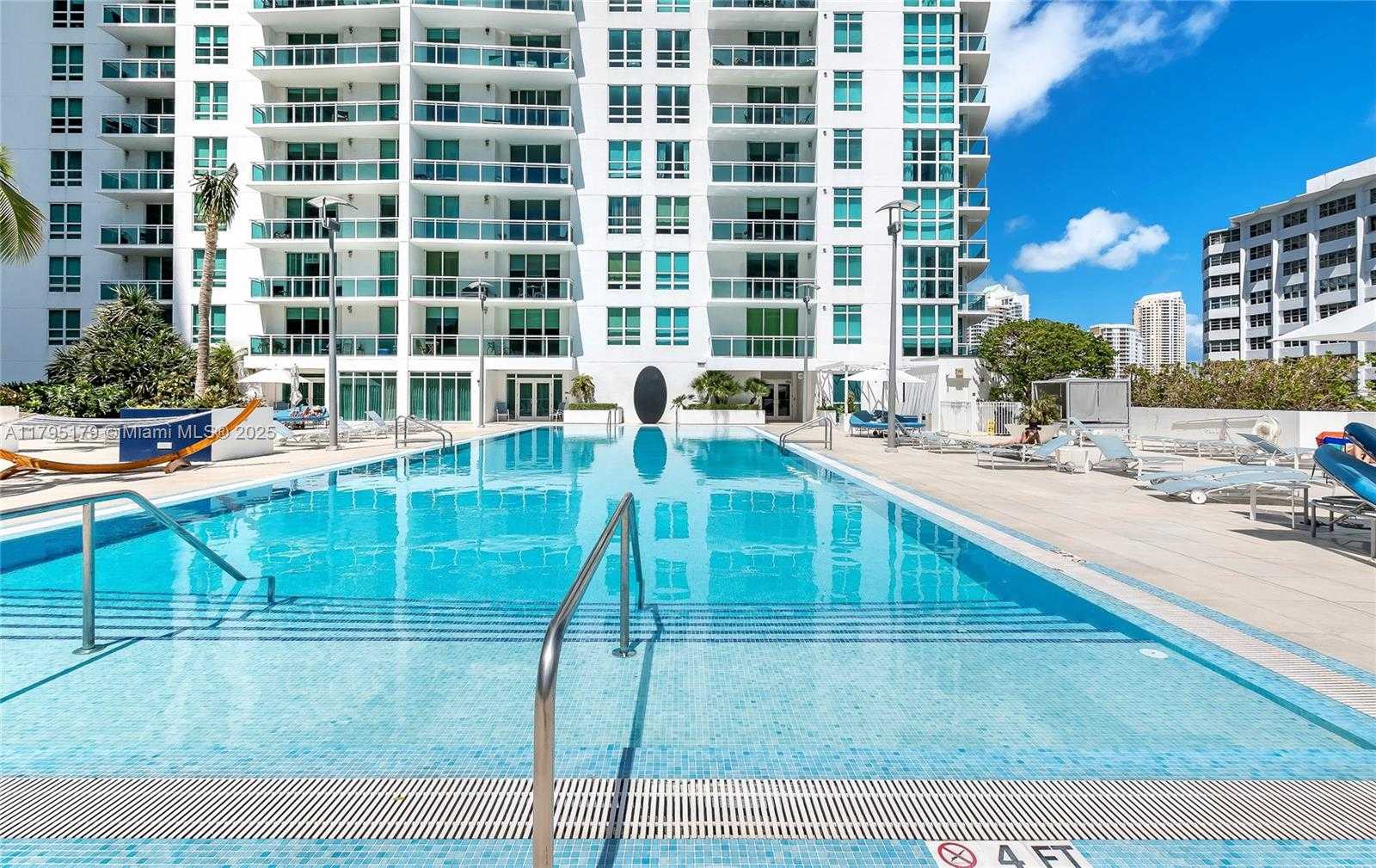 Small Image of 950 BRICKELL BAY DR #3904, Miami Number 25