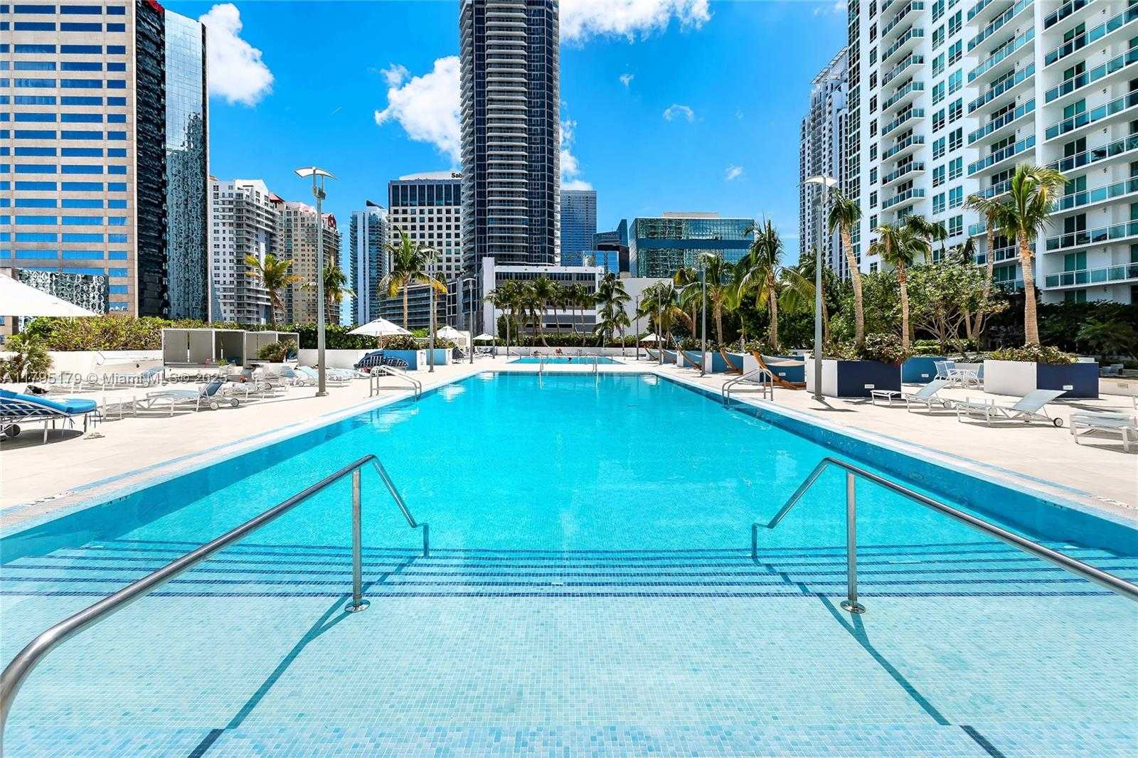 Small Image of 950 BRICKELL BAY DR #3904, Miami Number 26
