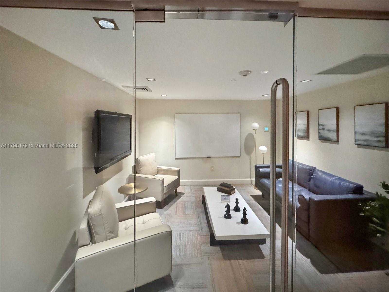 Small Image of 950 BRICKELL BAY DR #3904, Miami Number 31