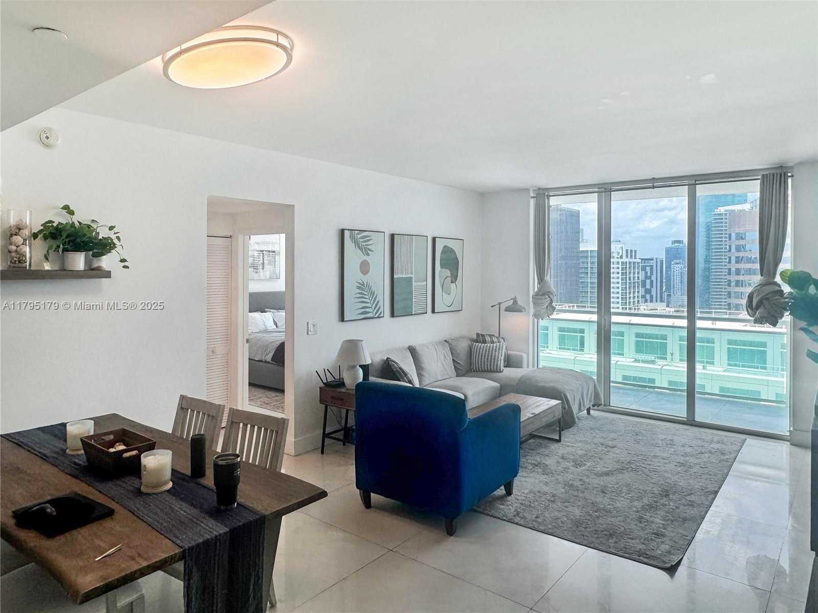 Small Image of 950 BRICKELL BAY DR #3904, Miami Number 7