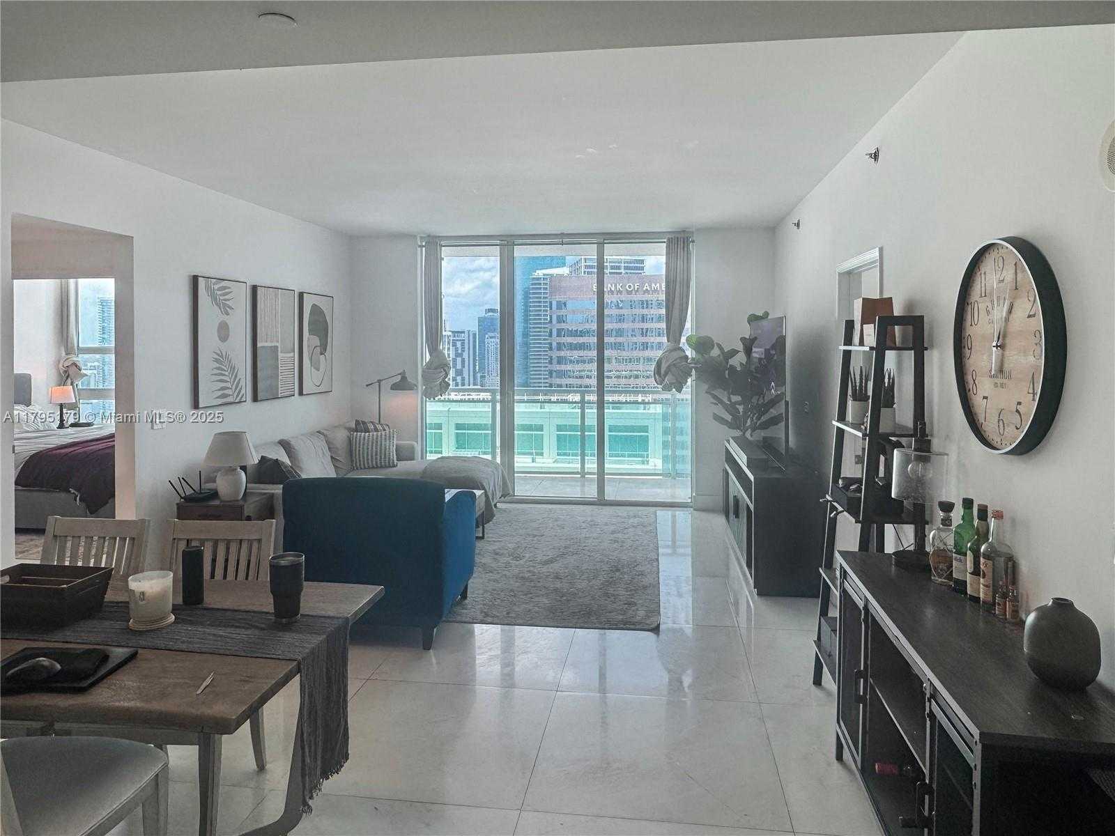Small Image of 950 BRICKELL BAY DR #3904, Miami Number 8