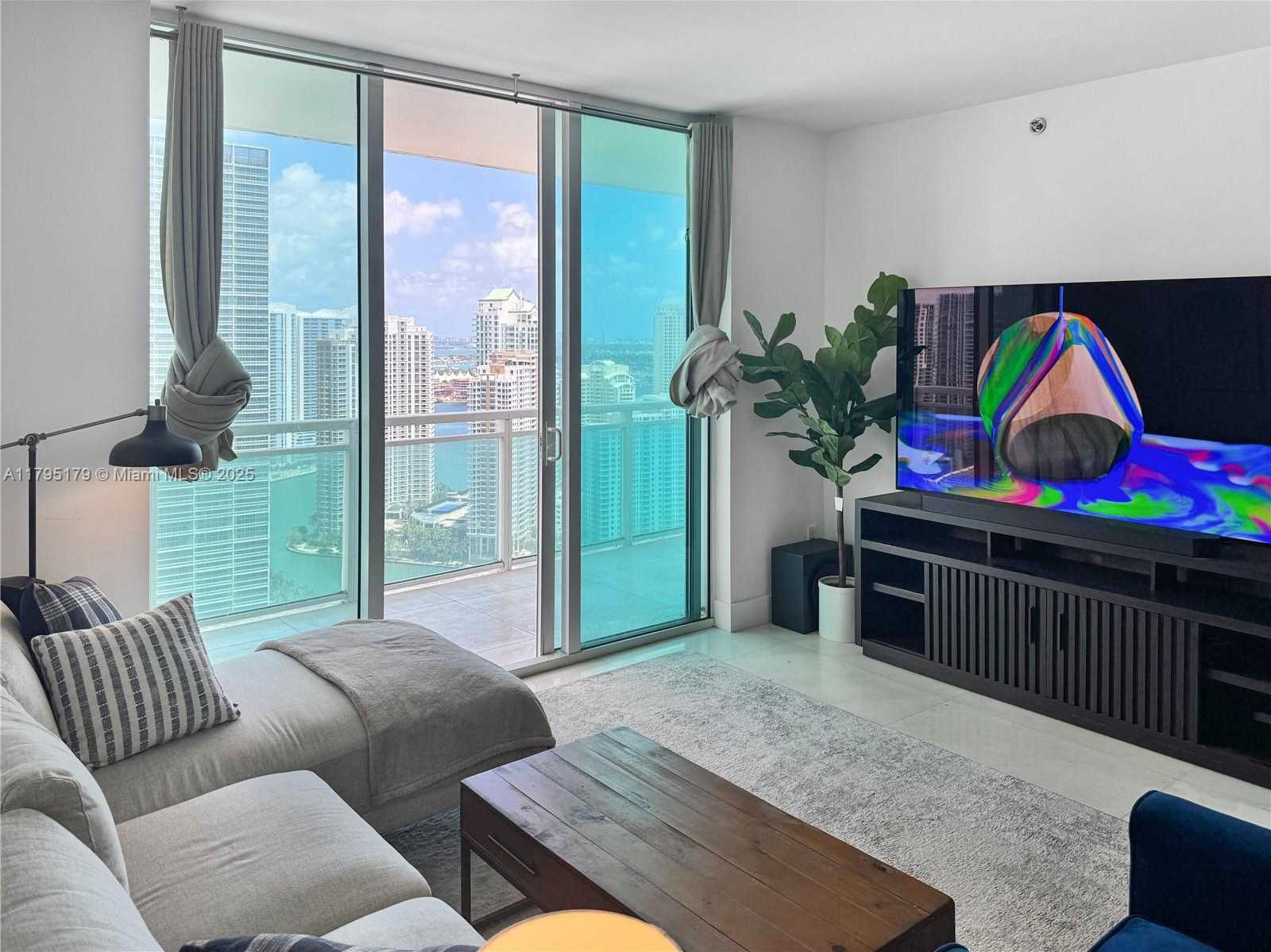 Small Image of 950 BRICKELL BAY DR #3904, Miami Number 9