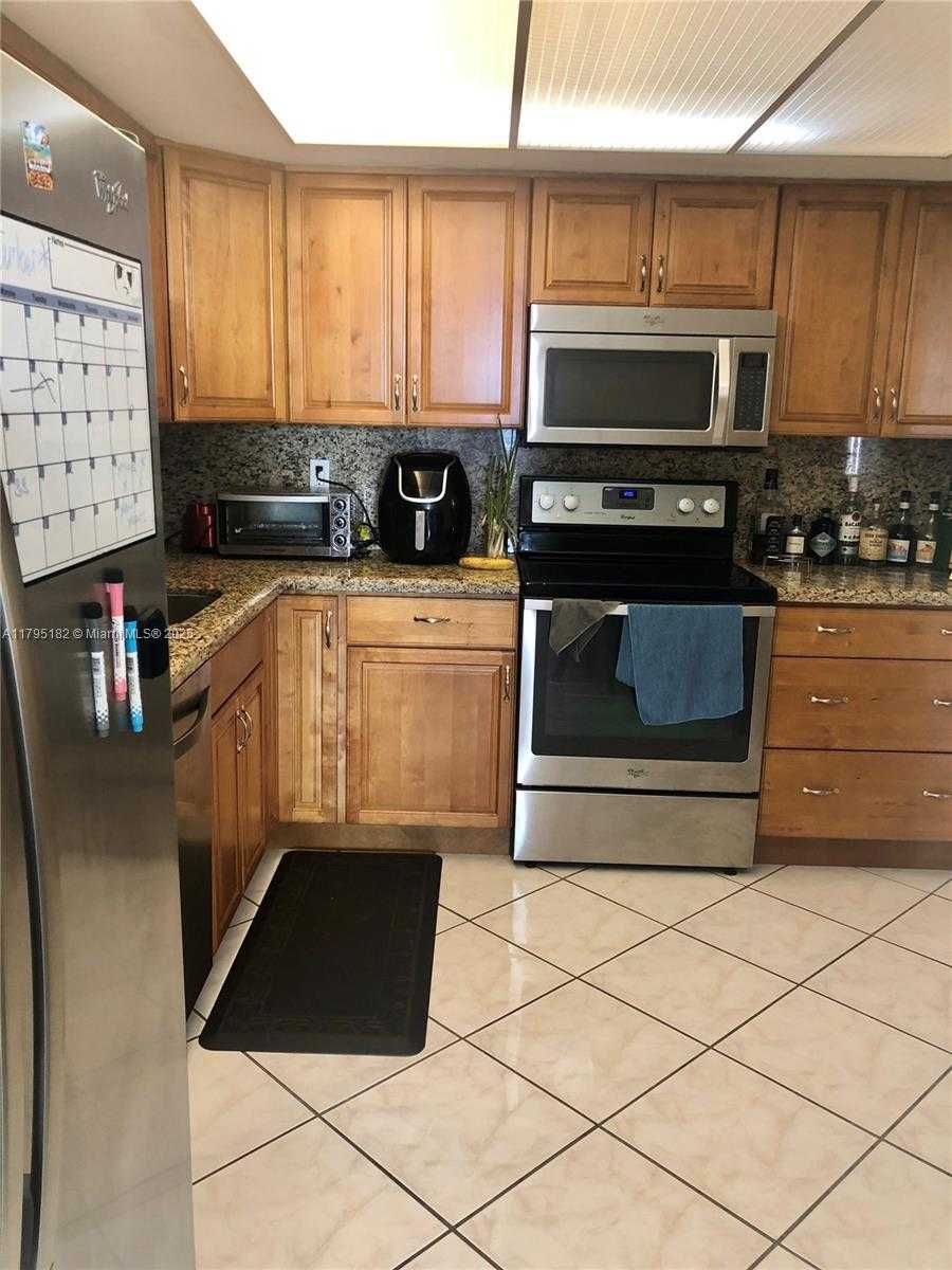 Small Image of 18071 BISCAYNE BLVD #703, Aventura Number 8