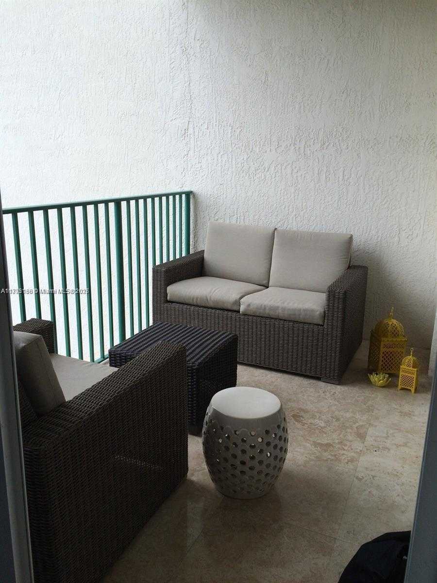 Imagen de Pequeño Objeto