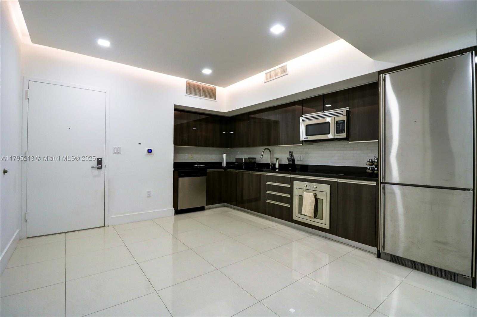 Small Image of 92 SOUTH WEST 3RD ST #2809, Miami Number 3