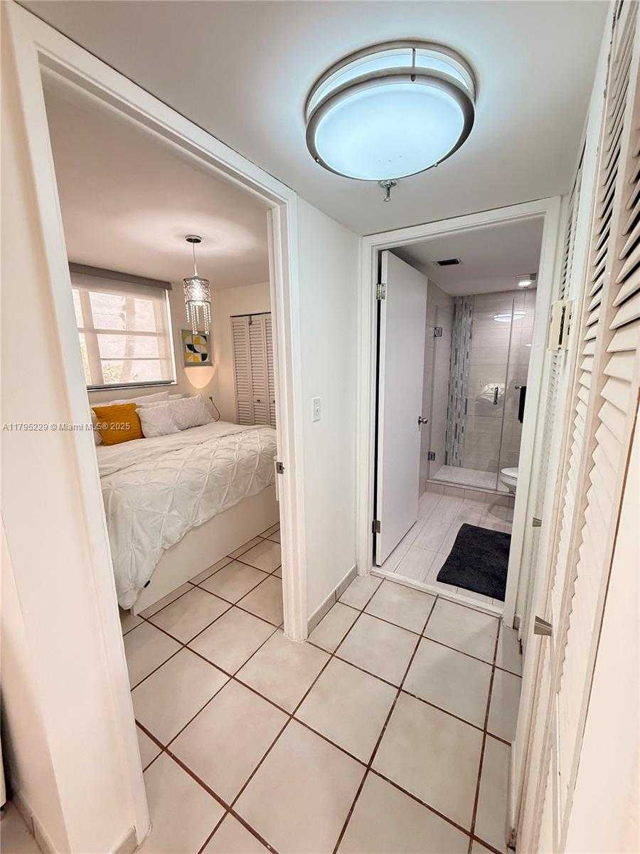 Small Image of 1623 COLLINS AVE #211, Miami Beach Number 10
