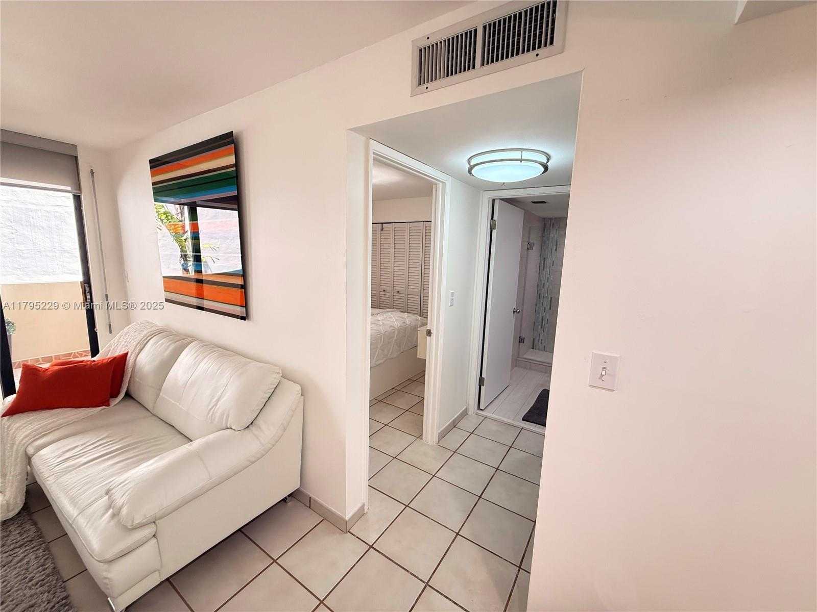 Small Image of 1623 COLLINS AVE #211, Miami Beach Number 11